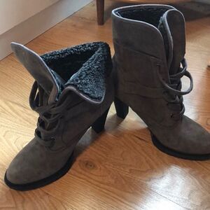 White mountain airborne suede boots sz 8.5M